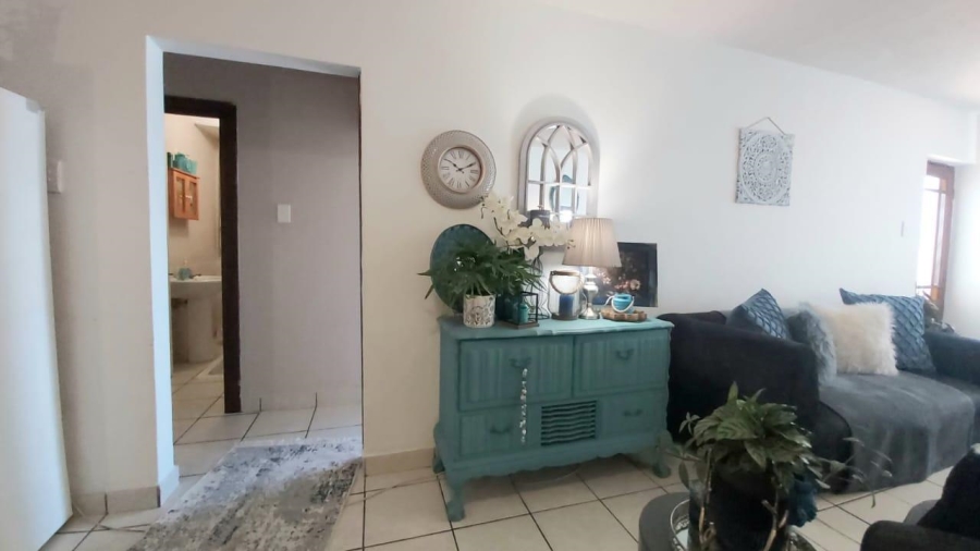 2 Bedroom Property for Sale in Heiderand Western Cape